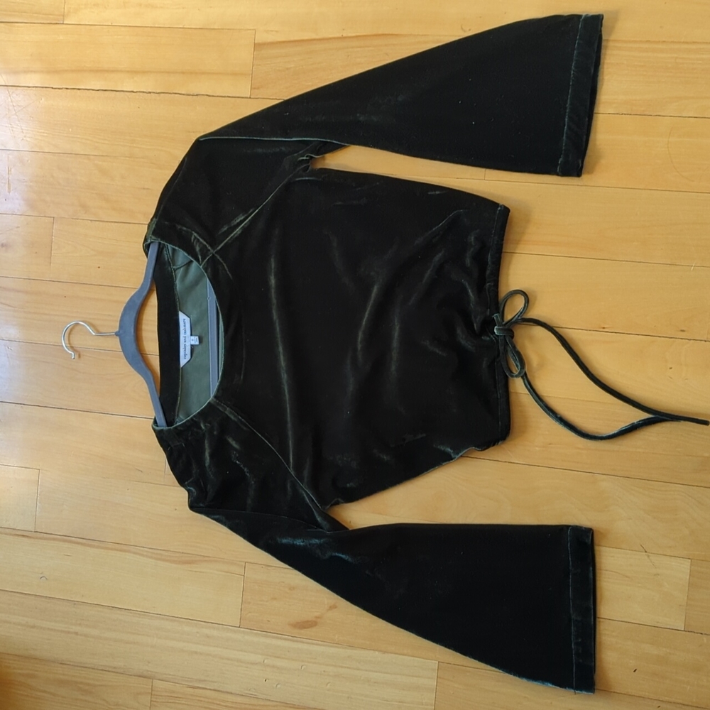 Cupcakes and Cashmere dark green velvet top size small